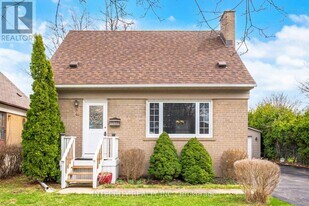 49 McCaul St in Brampton, ON - Building Photo