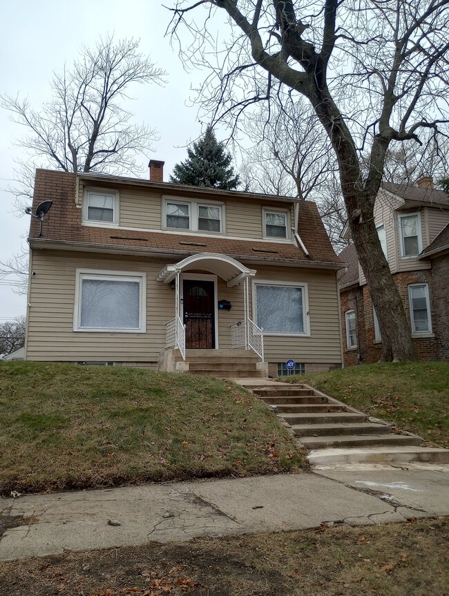 12314 S Yale Ave in Chicago, IL - Building Photo - Building Photo