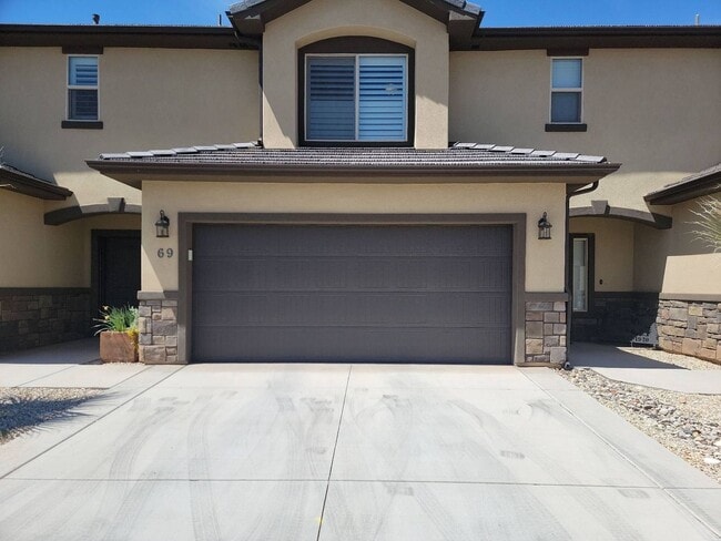 property at 2520 Blackhawk Dr