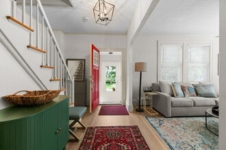 42 Almy St in Newport, RI - Building Photo - Building Photo