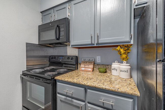 Madeira Apartments at Live Oak in Live Oak, TX - Building Photo - Interior Photo