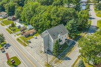 Schoolhouse Apartments in Oakland, ME - Foto de edificio - Building Photo