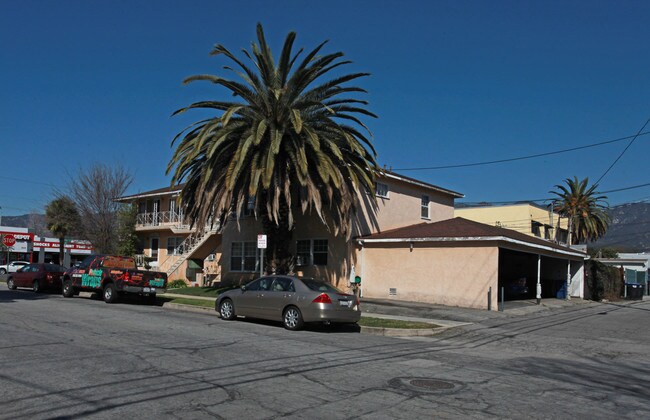 1314 W Burbank Blvd in Burbank, CA - Foto de edificio - Building Photo