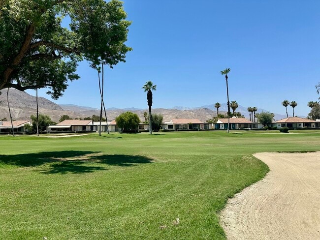 105 Durango Cir in Rancho Mirage, CA - Foto de edificio - Building Photo
