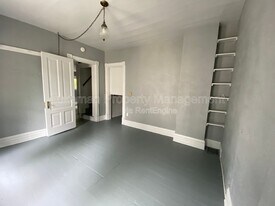 1020 W Kalamazoo Ave in Kalamazoo, MI - Building Photo