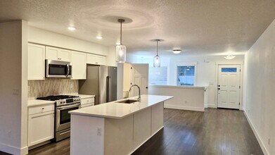 16769 Champion Wy in Sandy, OR - Building Photo - Building Photo