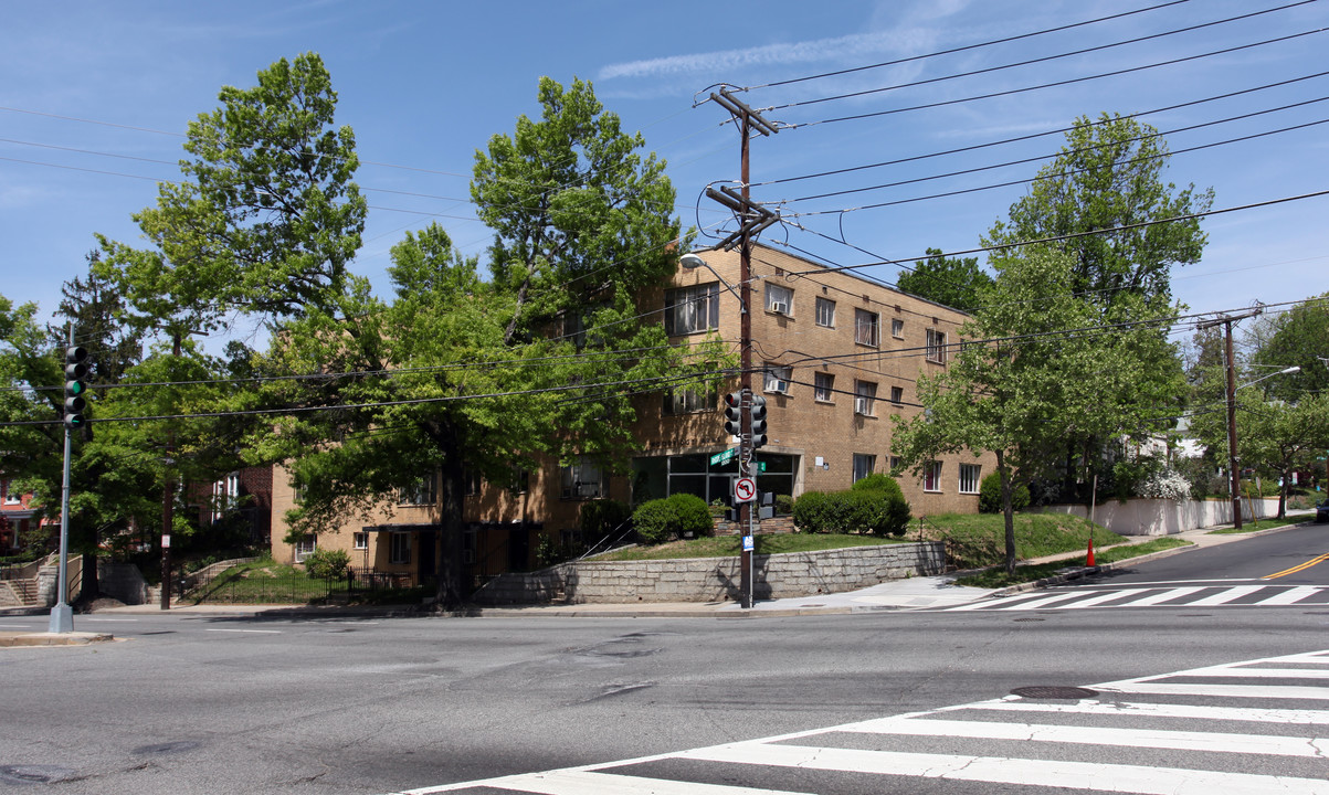 1240 Rhode Island Ave NE in Washington, DC - Foto de edificio