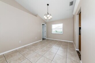 6888 Mauna Loa Blvd in Sarasota, FL - Building Photo - Building Photo