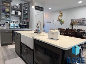 4417 E Leubecher Pl in Sioux Falls, SD - Building Photo - Building Photo