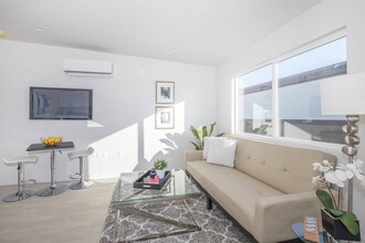 The Century Village (9910 S Village Dr) in Inglewood, CA - Building Photo - Interior Photo