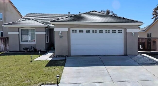 property at 1036 Columbus Ct