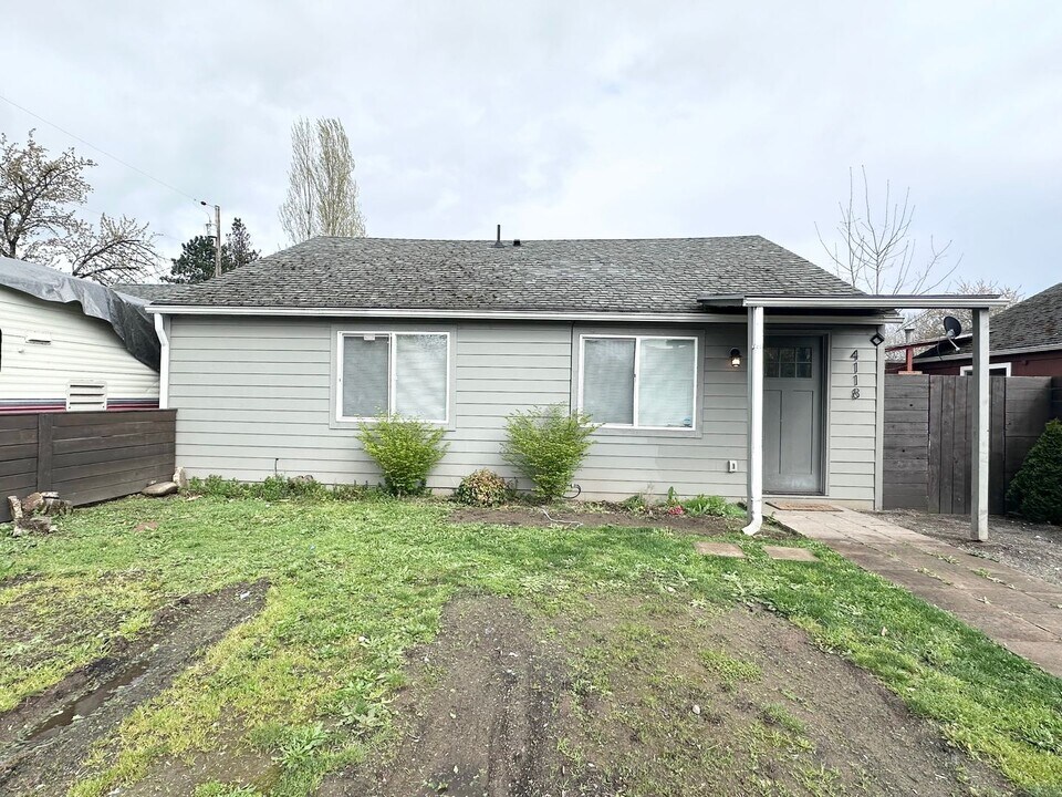 4118 SE 91st Ave in Portland, OR - Building Photo