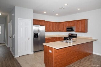 33 Fairfield Ln in Mastic Beach, NY - Building Photo - Building Photo