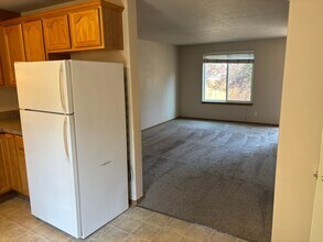 1372 NE Whisper Ridge Dr in Bend, OR - Building Photo - Building Photo