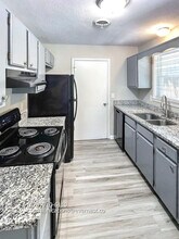 483 Ellenwood Dr in Nashville, TN - Foto de edificio - Building Photo