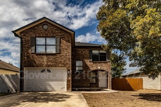 8019 Hilltop Crest in San Antonio, TX - Building Photo - Building Photo