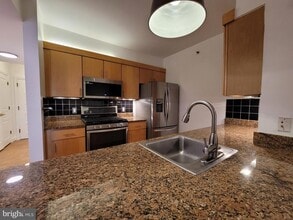 616 E St NW, Unit 1007 in Washington, DC - Foto de edificio - Building Photo