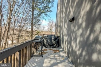 31 Middle Village Way in Tannersville, PA - Building Photo - Building Photo