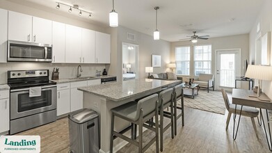 2300 Tapestry Park Dr in Land O Lakes, FL - Building Photo - Building Photo