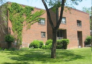 Tobermory Townhouses in Toronto, ON - Building Photo - Building Photo