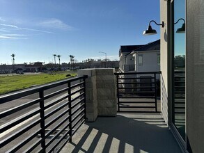 546 W Mahogany Ln in Clovis, CA - Building Photo - Building Photo