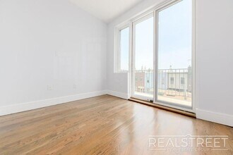 Luxury 2 BR in Bushwick with Balcony & Roo in Brooklyn, NY - Building Photo - Building Photo