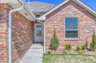 9309 Northwest 142nd Street in Yukon, OK - Building Photo - Building Photo