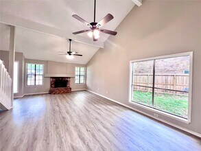 1927 Brushy Creek Dr in Sugar Land, TX - Building Photo - Building Photo