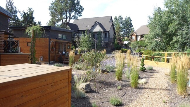 61301 Benham Rd in Bend, OR - Building Photo - Building Photo