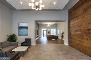 301 W Franklin St in Baltimore, MD - Building Photo