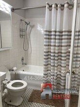 1028 E Juneau Ave in Milwaukee, WI - Building Photo - Building Photo