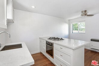 1113 Laveta Terrace in Los Angeles, CA - Building Photo - Building Photo