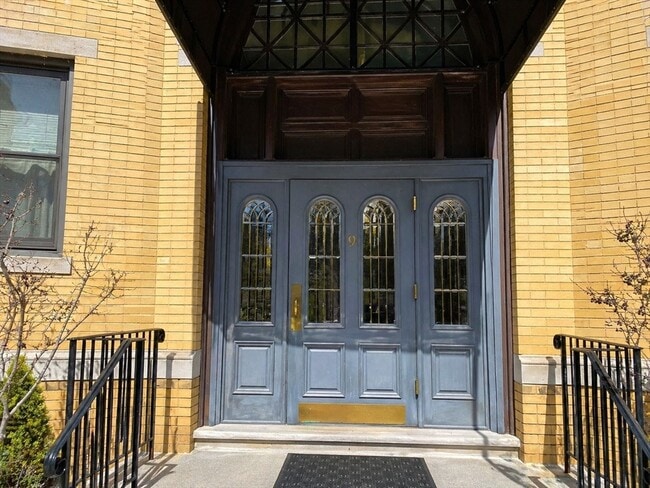 9 Park Vale in Brookline, MA - Foto de edificio - Building Photo