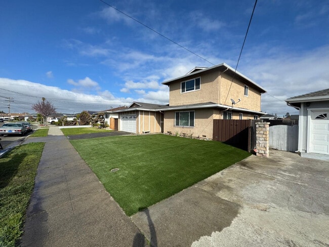 14550 Acapulco Rd in San Leandro, CA - Building Photo - Building Photo