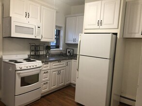 176 W 6th St, Unit 2 in Boston, MA - Building Photo - Building Photo