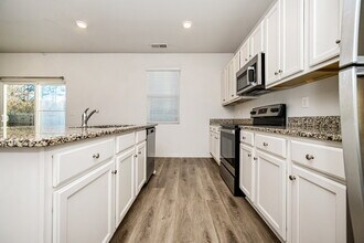 371 Hamilton Pointe Dr in Mcdonough, GA - Building Photo - Building Photo