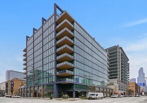 366 W Superior St in Chicago, IL - Building Photo