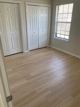 202 Hall St in Elgin, TX - Foto de edificio - Building Photo