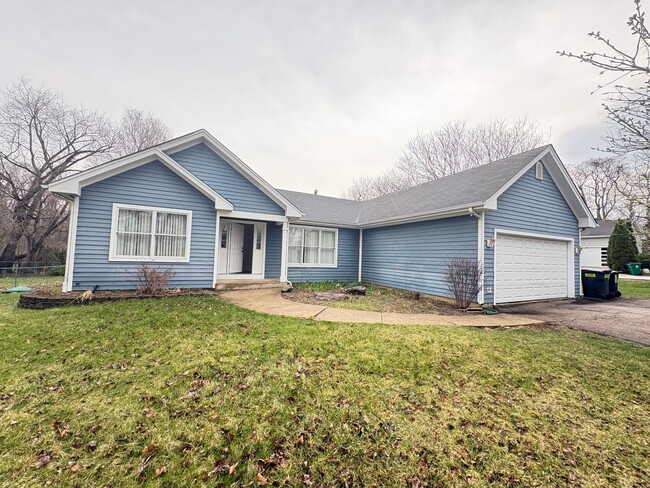 property at 6N 730 Manor Rd