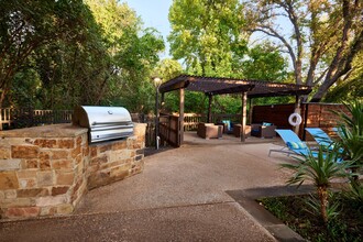 Summerwood Cove in Dallas, TX - Foto de edificio - Building Photo