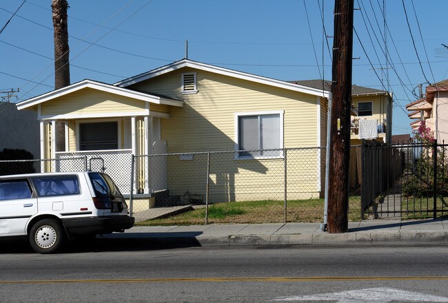 11113-11115 S Inglewood Ave in Inglewood, CA - Building Photo - Building Photo