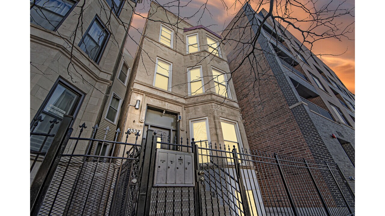 1337 N Western Ave in Chicago, IL - Building Photo