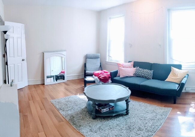2027 N Gratz St photo'
