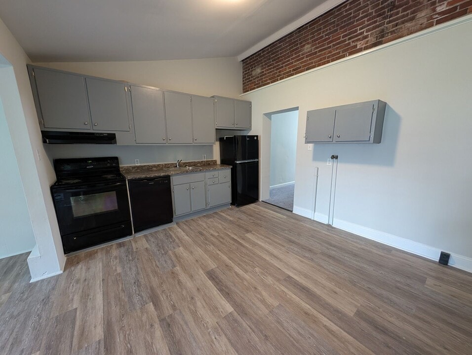 181 S Washington St in Pottstown, PA - Building Photo