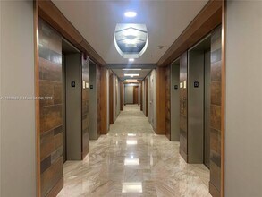 31 SE 5th St, Unit 1510 in Miami, FL - Building Photo - Building Photo