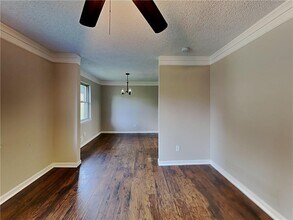 575 Cherry Ln in Jonesboro, GA - Building Photo - Building Photo