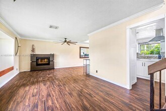 16530 Royal Poinciana Ct in Weston, FL - Building Photo - Building Photo