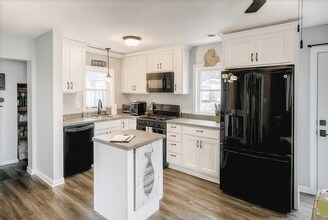 1136 Shore Dr in Gregory, MI - Building Photo - Building Photo
