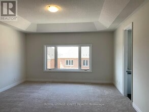 38 Hayeraft St in Whitby, ON - Building Photo - Building Photo