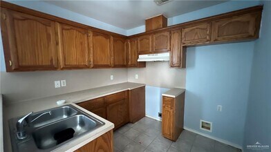 12 Glasscock Blvd in Alton, TX - Building Photo - Building Photo